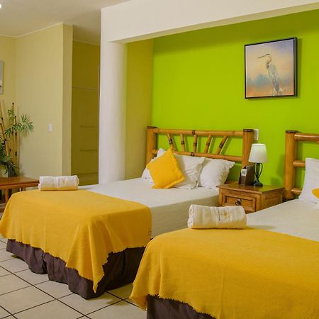 Banana Palms Hotel Rio Dulce Town Kültér fotó
