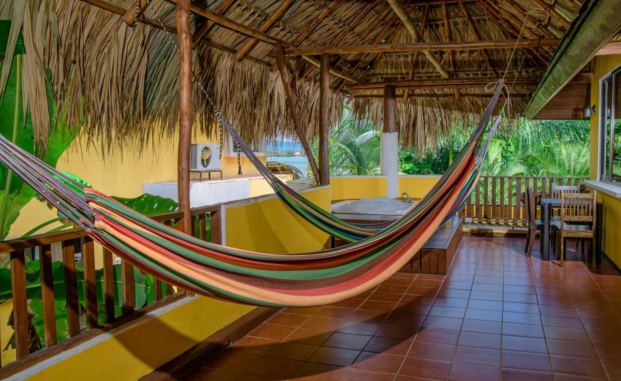 Banana Palms Hotel Rio Dulce Town Kültér fotó