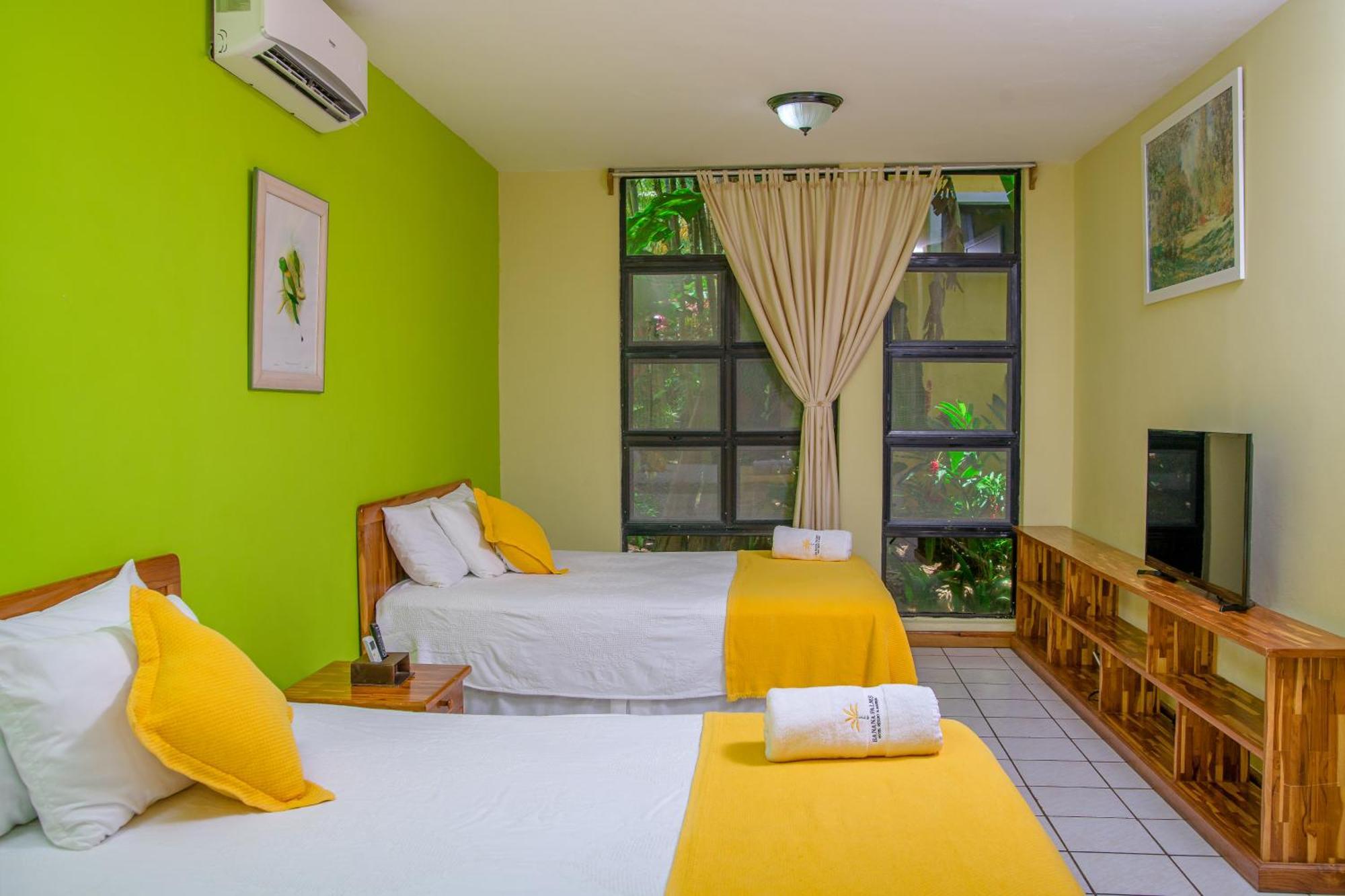 Banana Palms Hotel Rio Dulce Town Kültér fotó