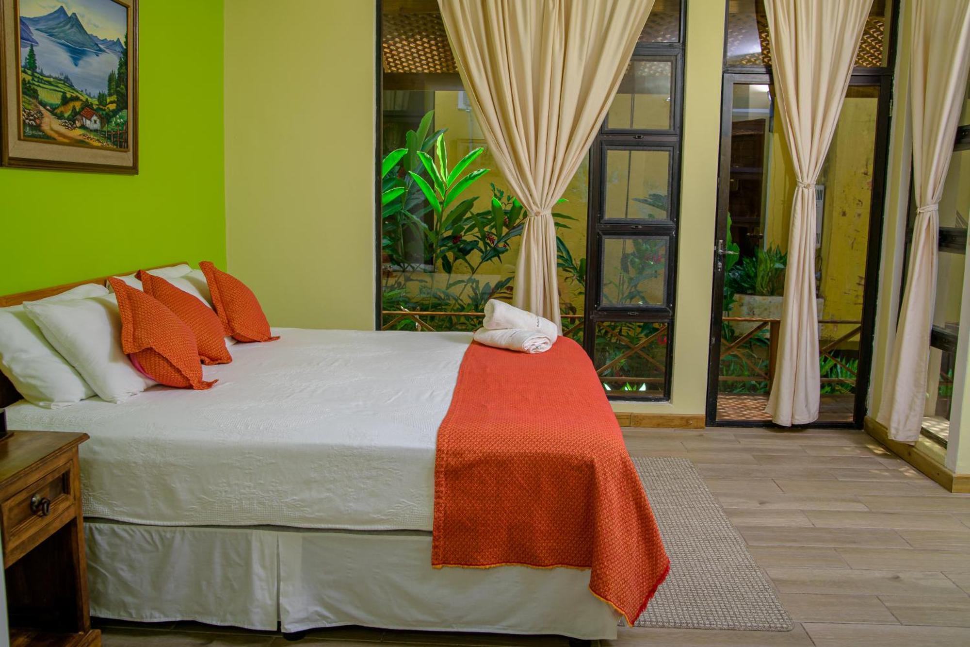 Banana Palms Hotel Rio Dulce Town Kültér fotó
