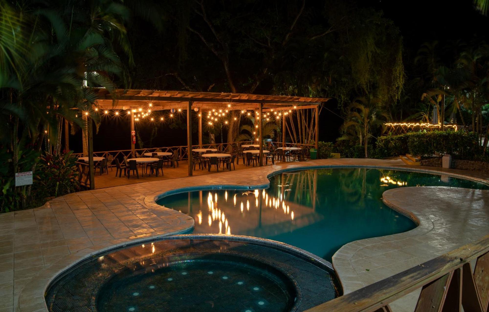 Banana Palms Hotel Rio Dulce Town Kültér fotó