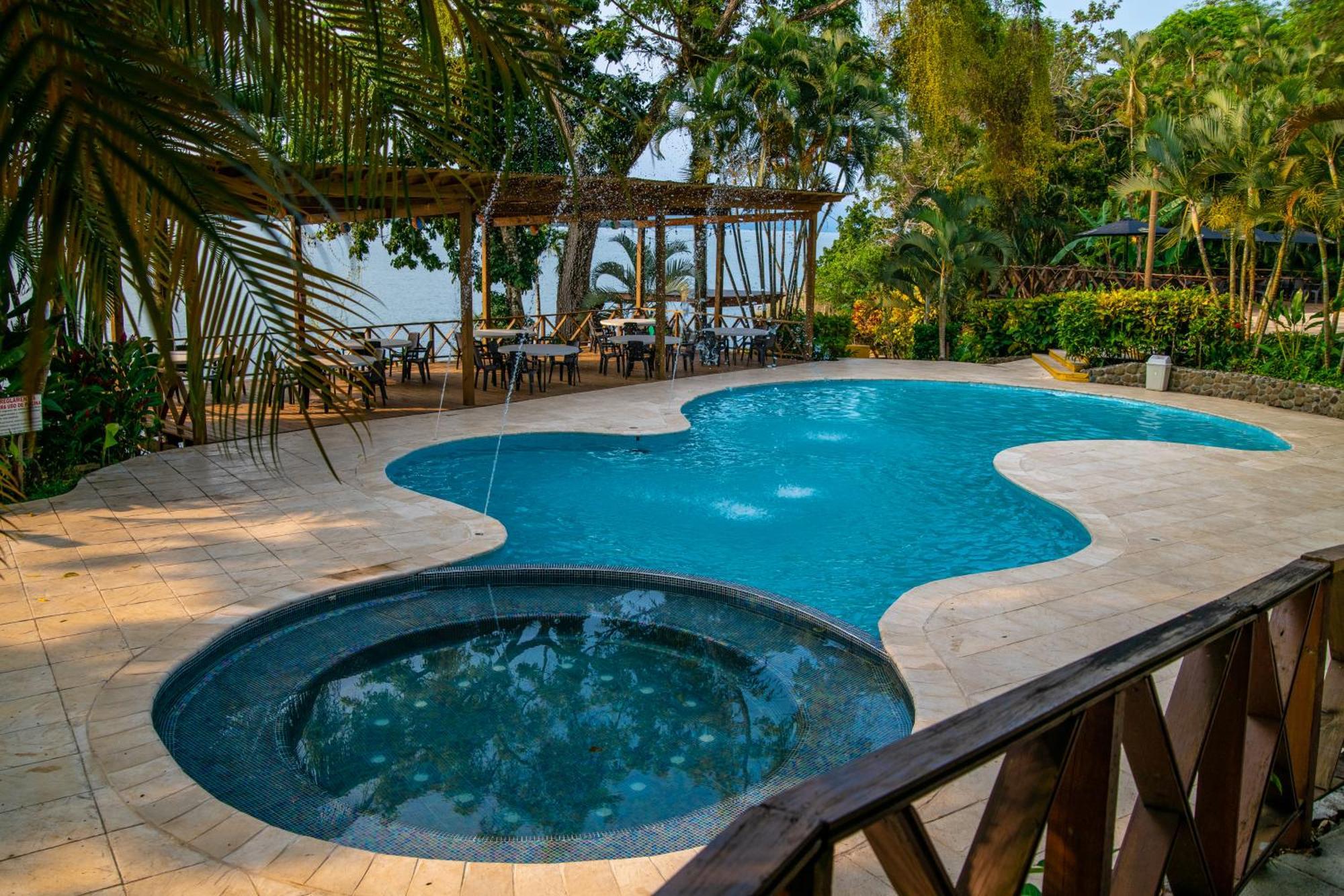 Banana Palms Hotel Rio Dulce Town Kültér fotó