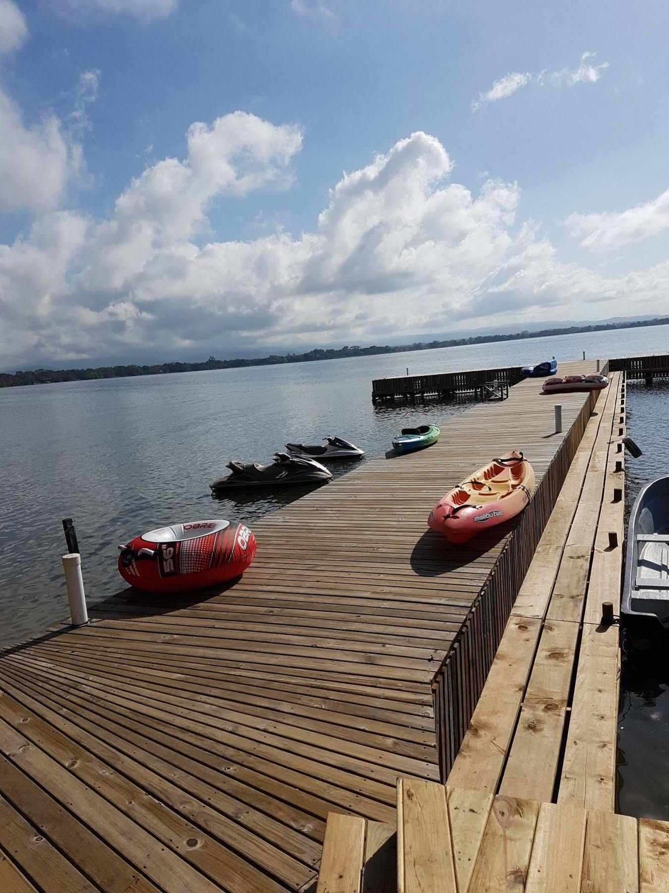 Banana Palms Hotel Rio Dulce Town Kültér fotó